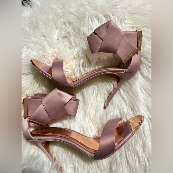 NIBSatin Elira Bow Sandals High Heels Sandals-Ted Baker (Light Pink Satin)US 9 - Picture 1 of 14